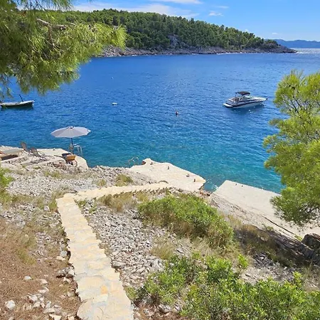 Front Villa, Garden, Quiet Bay, Boat Mooring - Bleu *