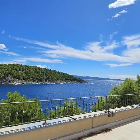 Front Villa, Garden, Quiet Bay, Boat Mooring - Bleu * ミルナ